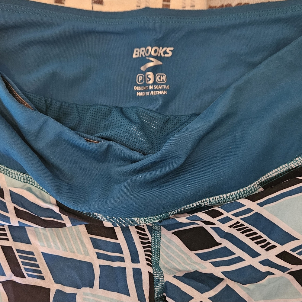 Patterned And Black Athletic Shorts - image 3